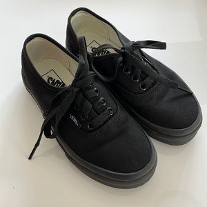 Vans Kids Authentic lace ups in all black. Size 13.5, like new!